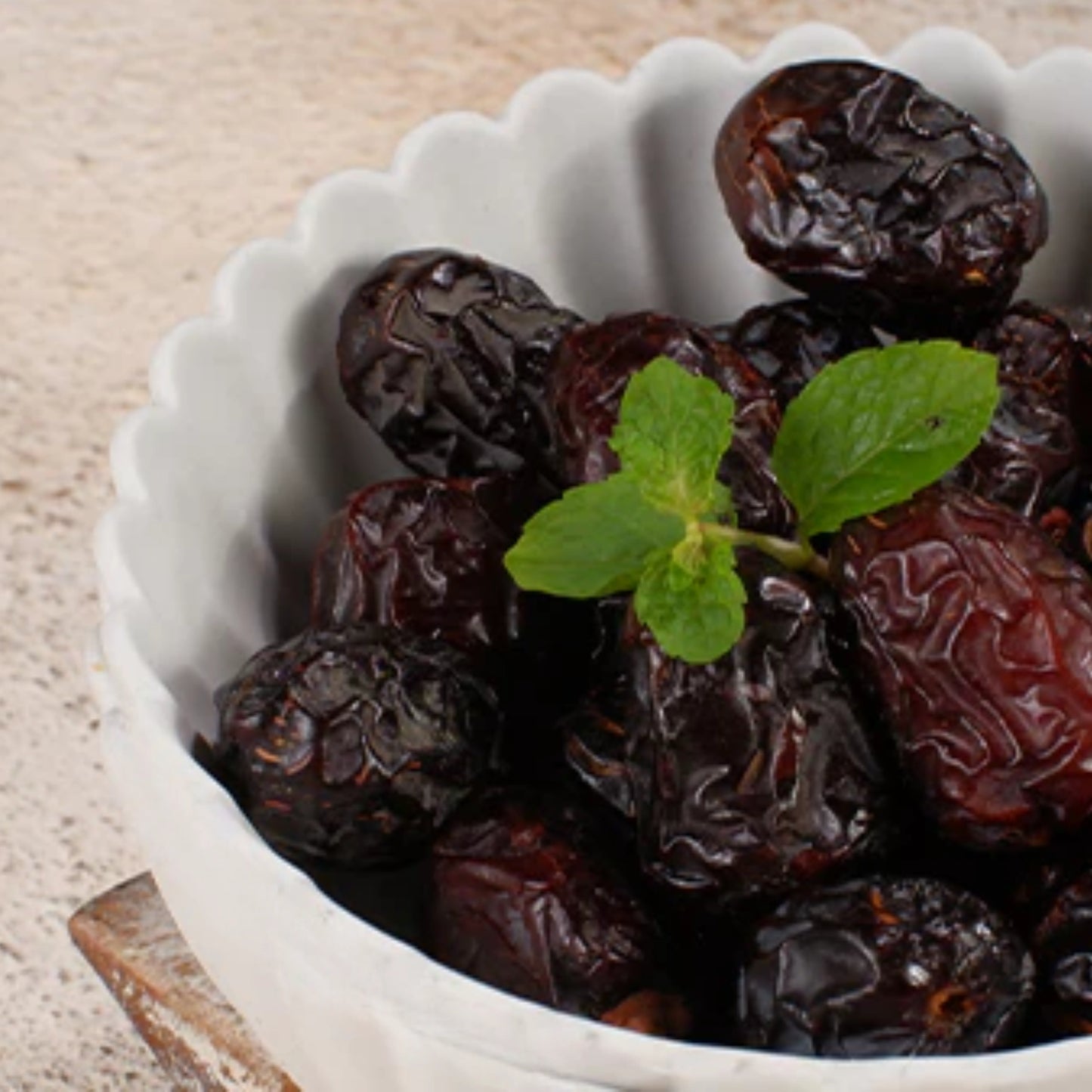 Ajwa Dates ( عجوہ کھجور )
